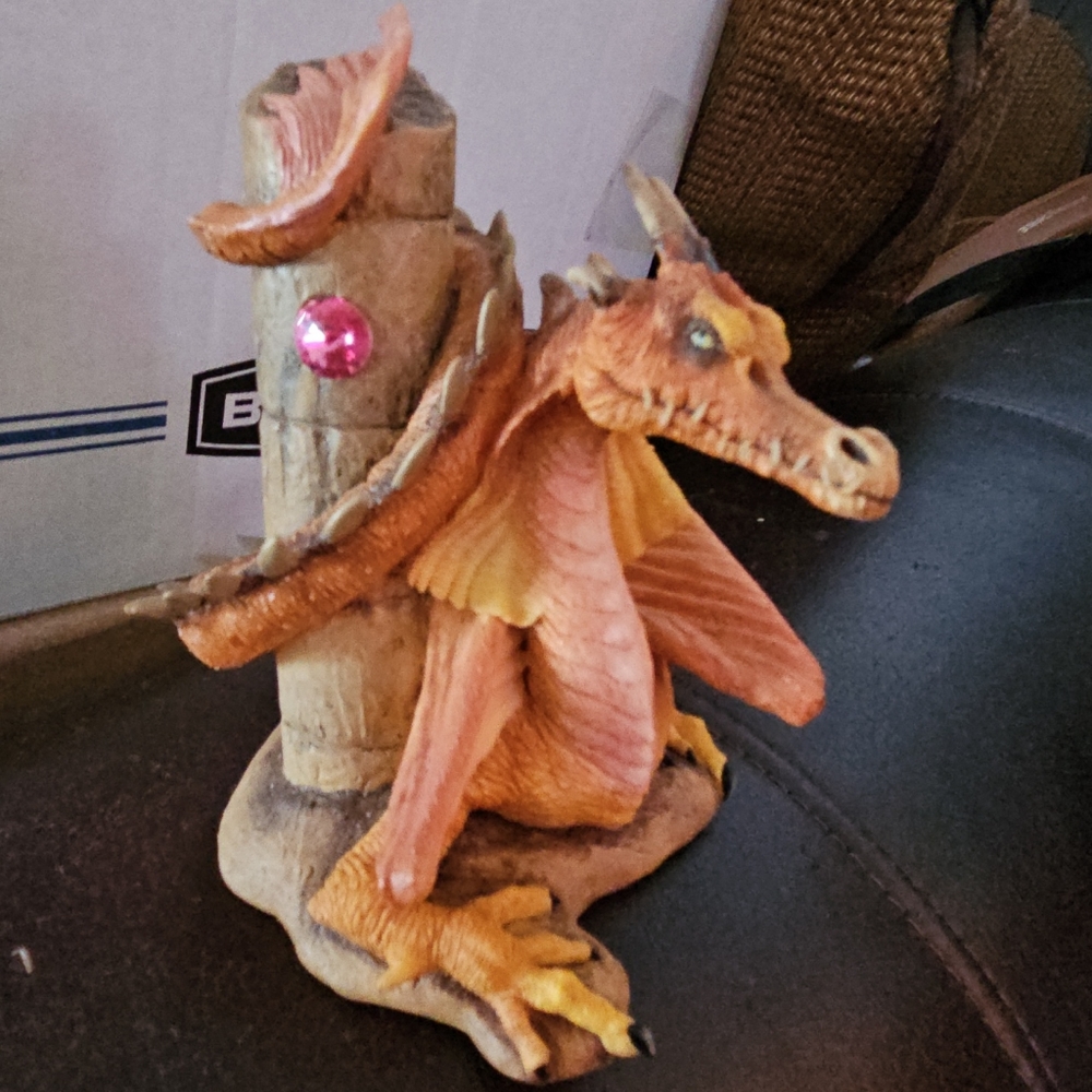 Dragon sculpture